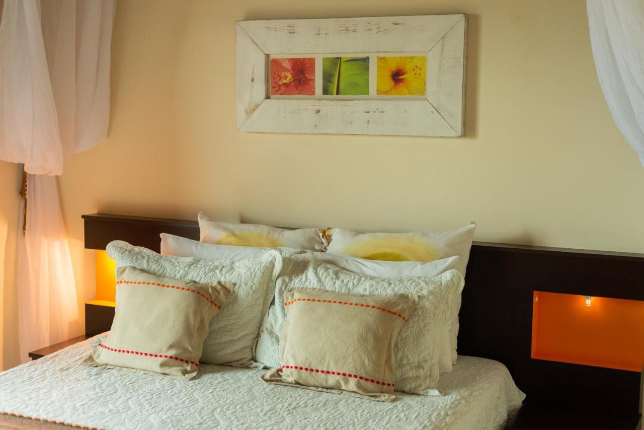 Olhos Verdes Guest House 邦比尼亚斯 外观 照片